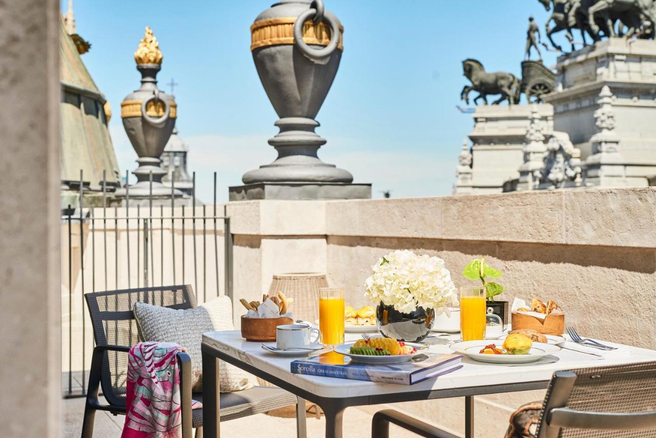 One-Bedroom Penthouse King Suite
