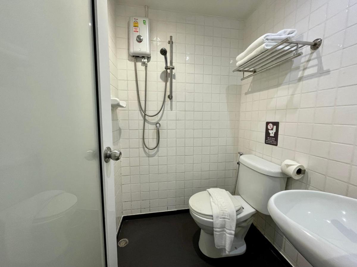 Single Room Bathroom
