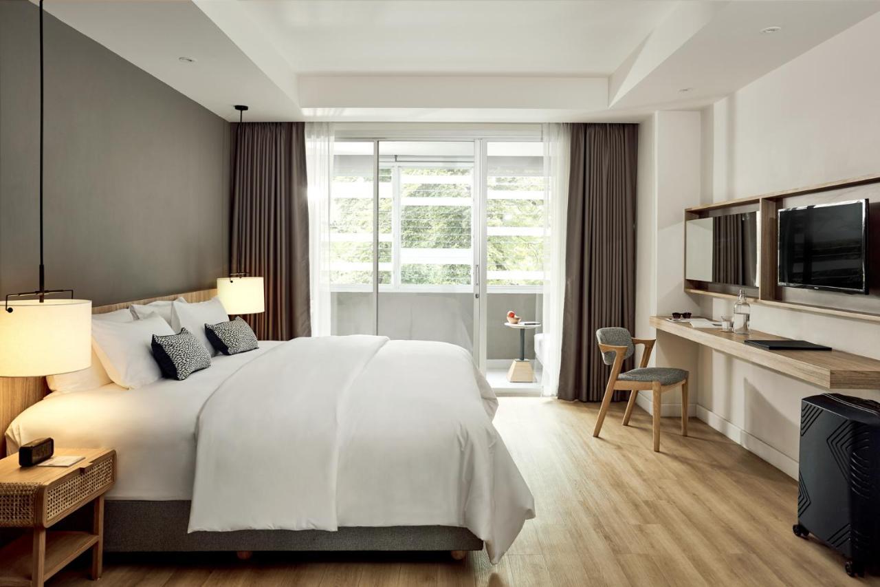 Deluxe Double or Twin Room Enclosed Balcony,1321805227:JPEG