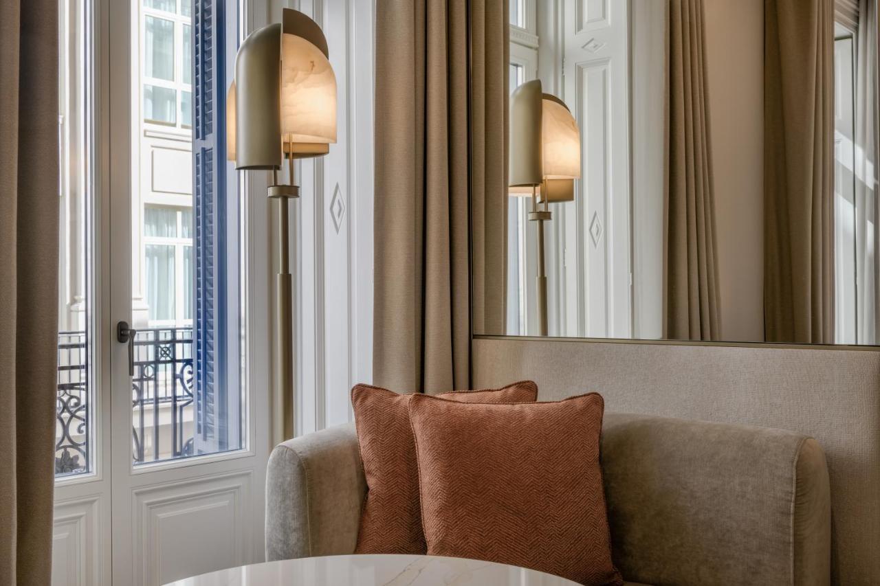 Premium Deluxe King Room Balcony City View