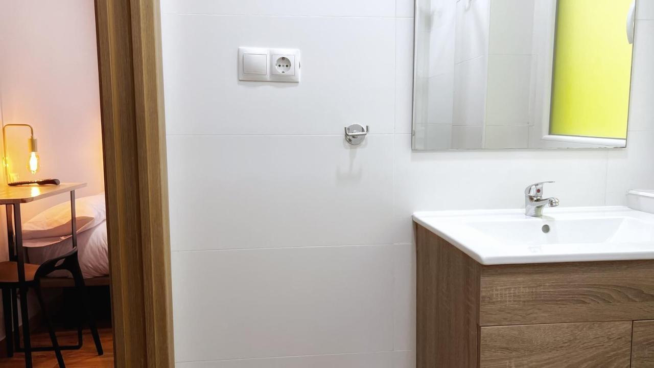 Single Room Private Bathroom