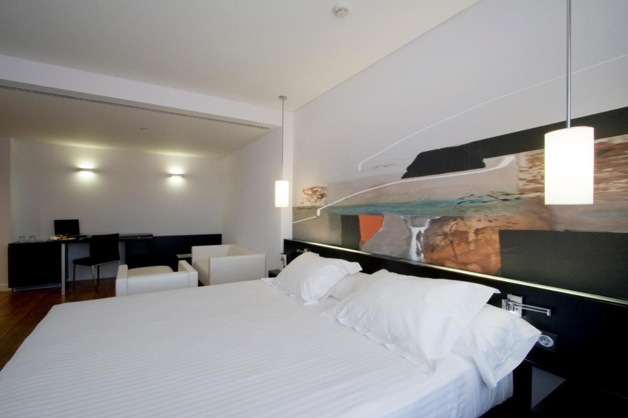 Familiy Room airport shuttle