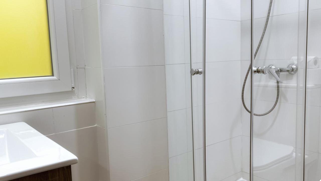 Single Room Private Bathroom
