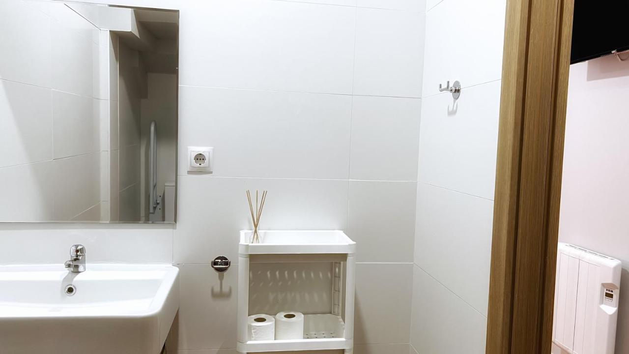 Single Room Private Bathroom