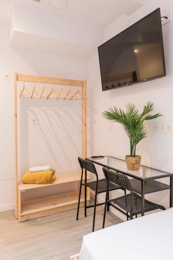 Twin Room Private Bathroom