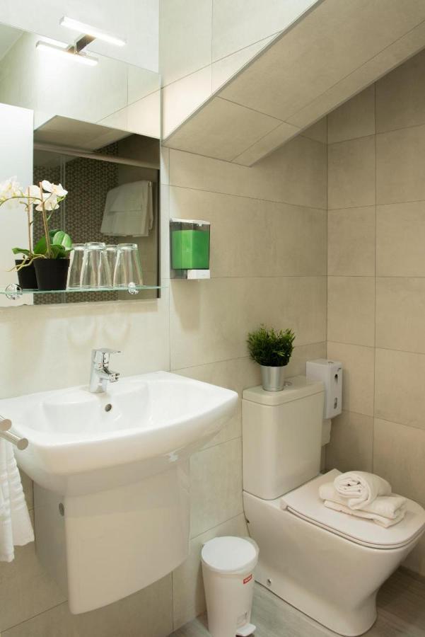 Double Room Private Bathroom