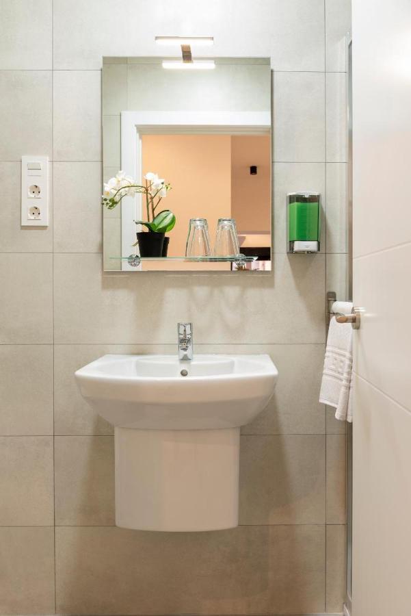 Double Room Private Bathroom