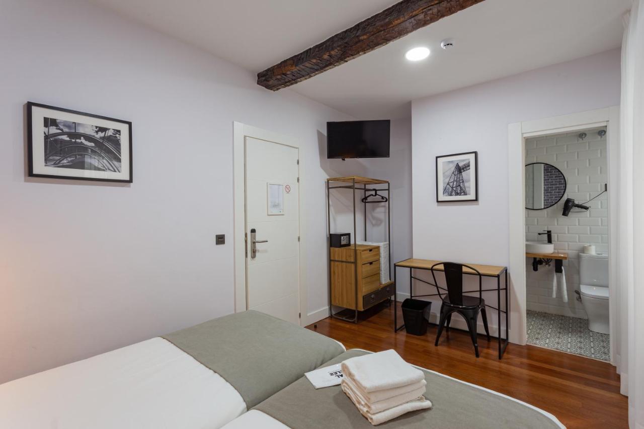 Twin Room Private Bathroom