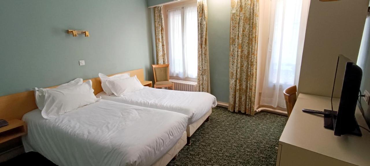 Connecting rooms