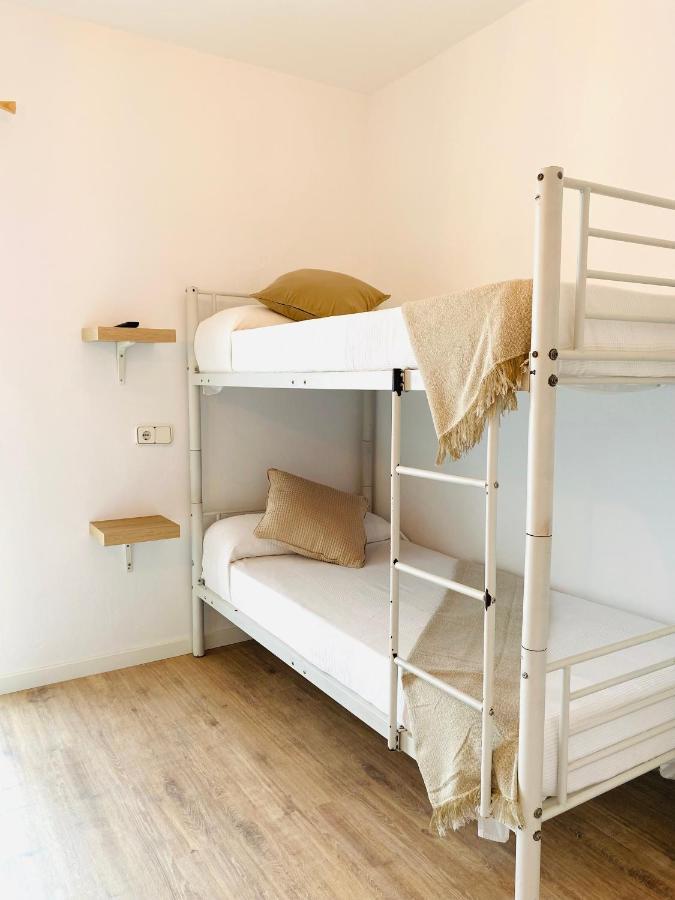 Standaard Tweepersoonskamer met Stapelbed en Gedeelde Badkamer