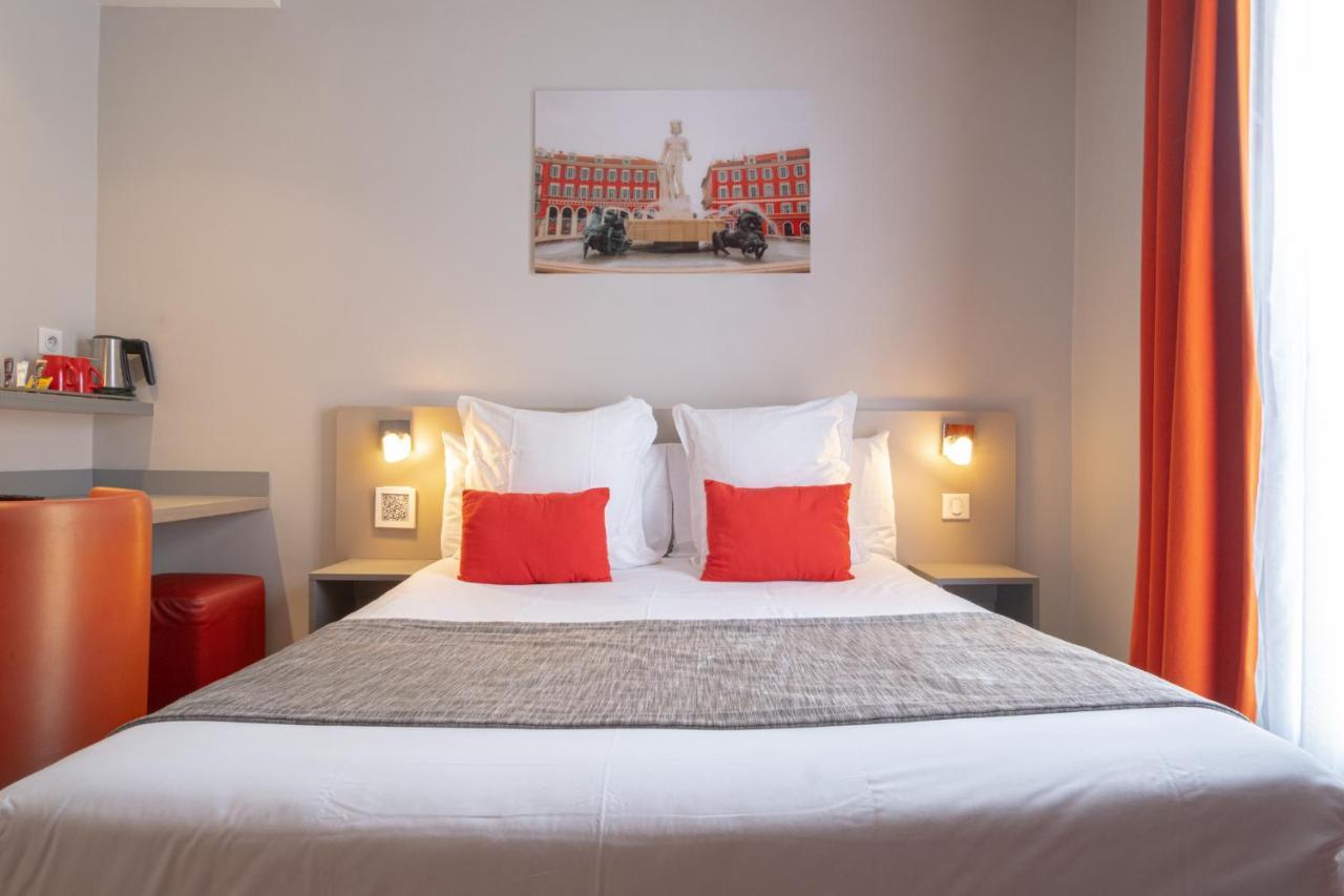 Standaard Tweepersoonskamer met 1 of 2 Bedden - Straatkant