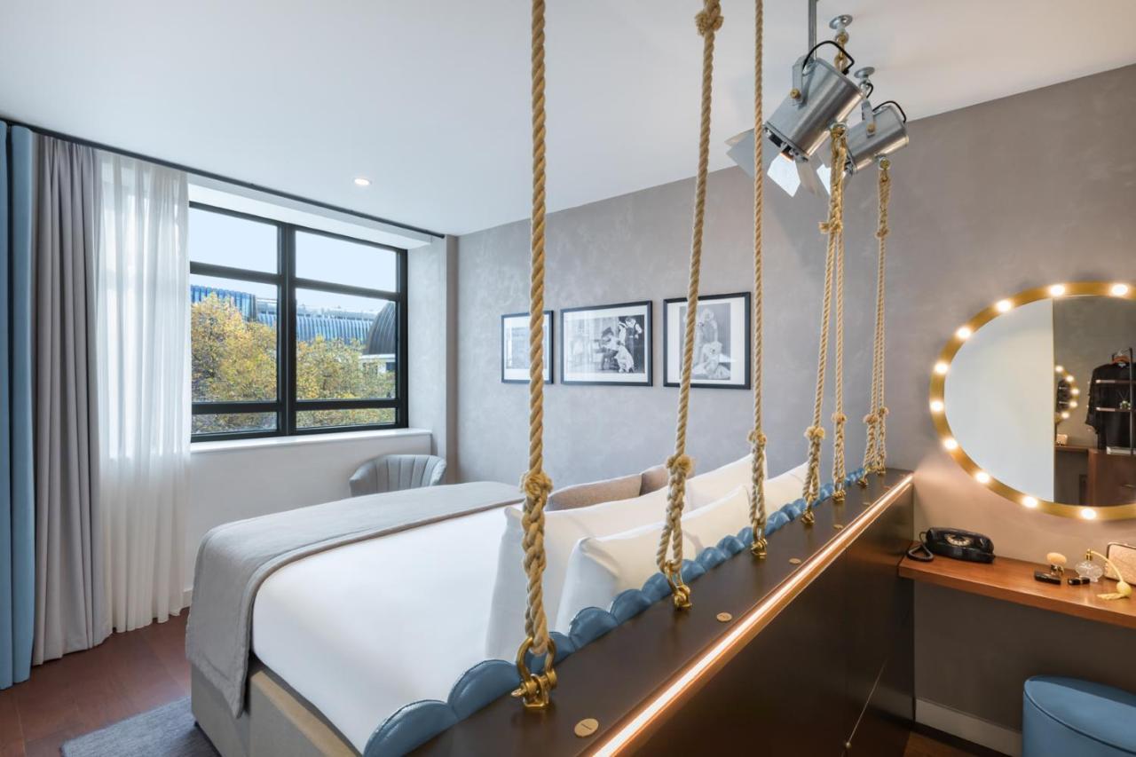 Premium Kamer met Queensize Bed en Uitzicht op de Stad