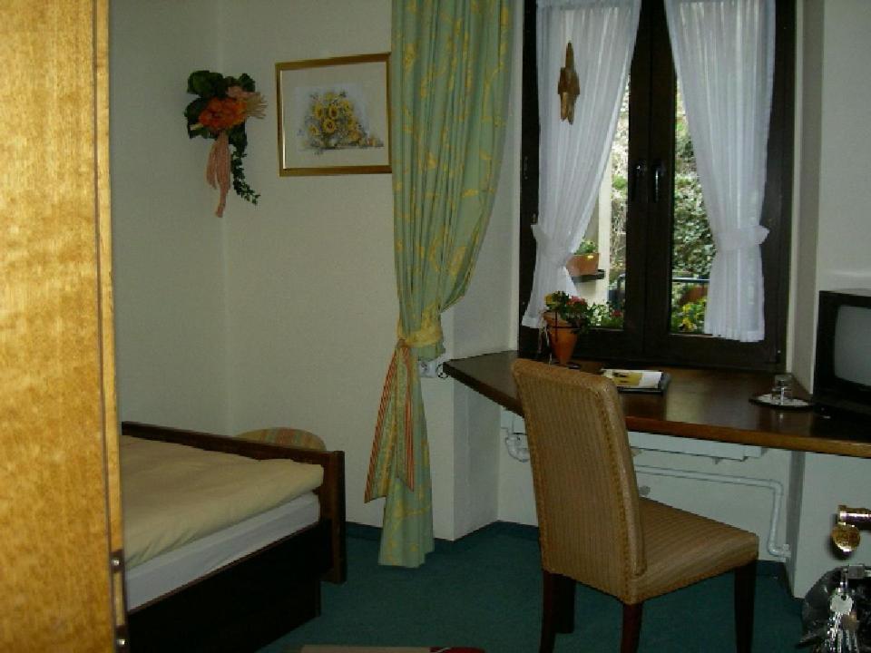 Standard Single Room,1588401277:JPEG