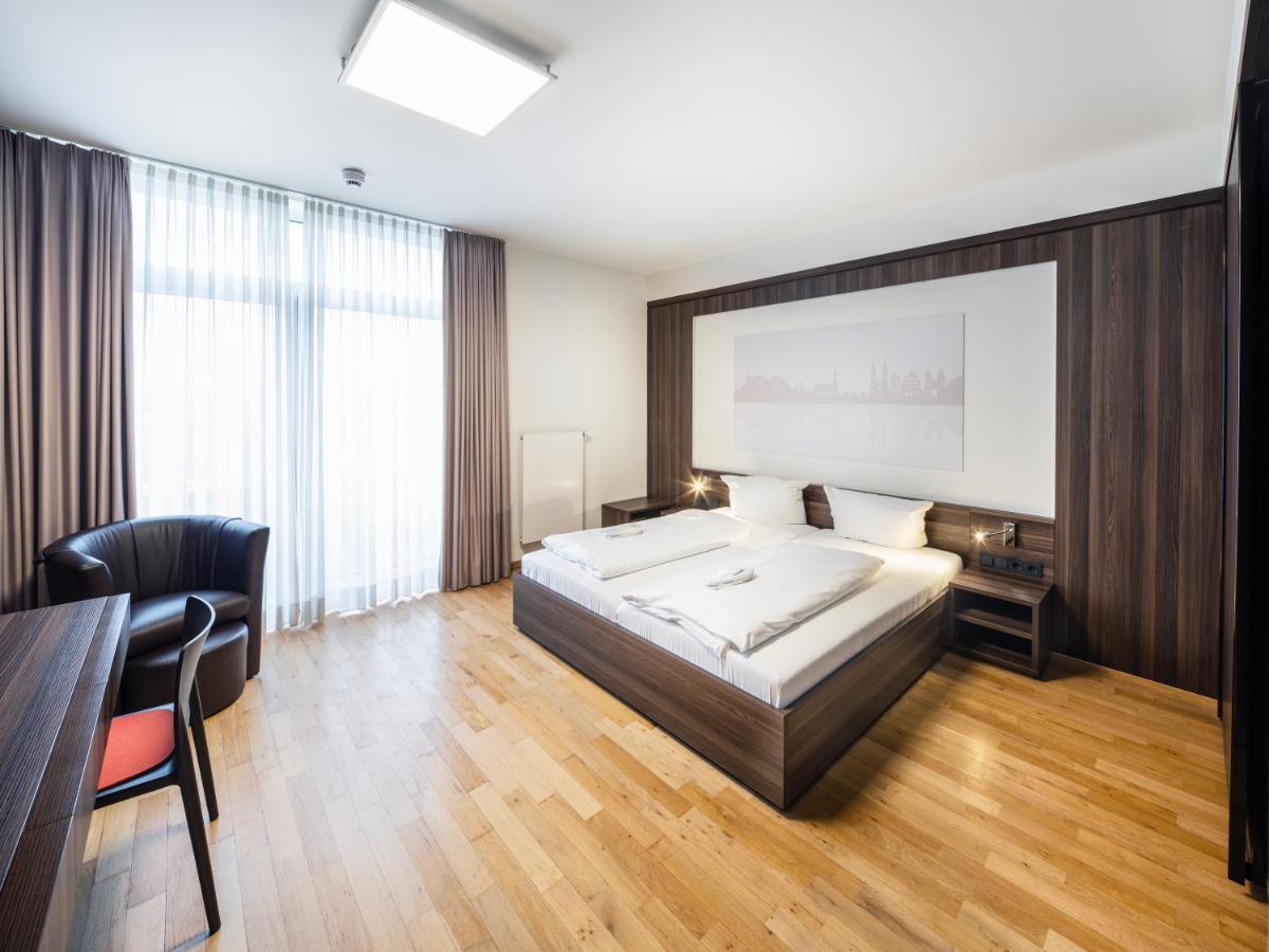 Penthouse Studio