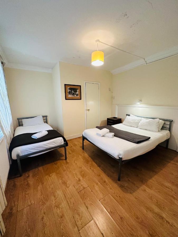 Driepersoonskamer met Eigen Badkamer