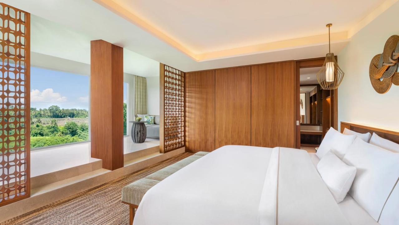 Executive Suite 1 King Bed Garden View Balcony Access to the Farm Family Activities Daily Yoga Daily Aquacise 24-Hour Access to the Westin WORKOUT®️ Fitness Studio