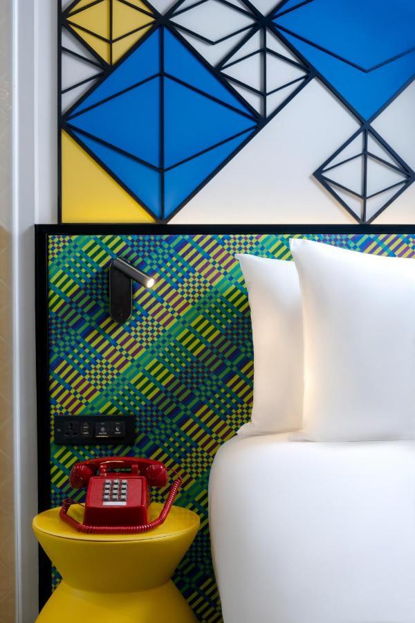 Premium Twin Room Atrium View