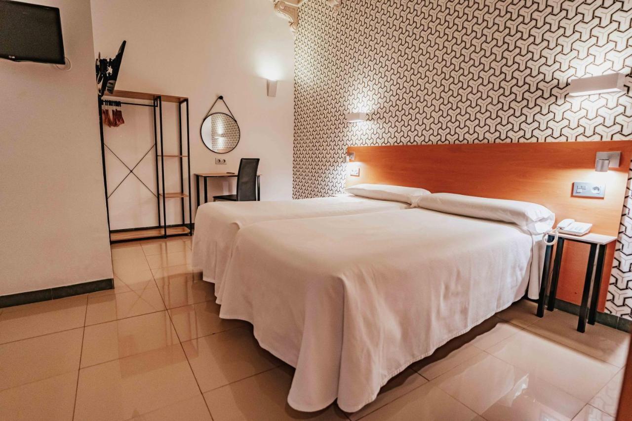 Double or Twin Room Place
