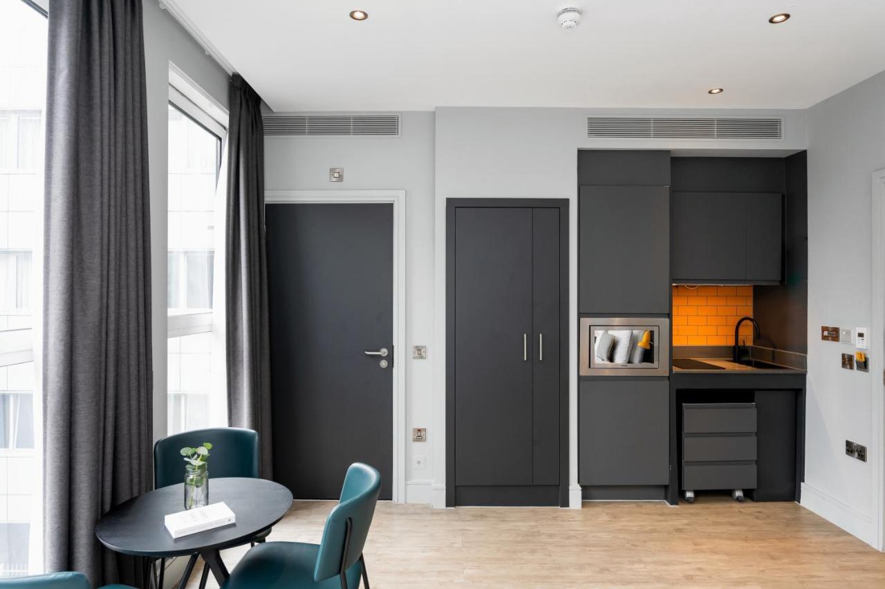 Studio met Queensize Bed - Geschikt voor Mensen met een Lichamelijke Beperking