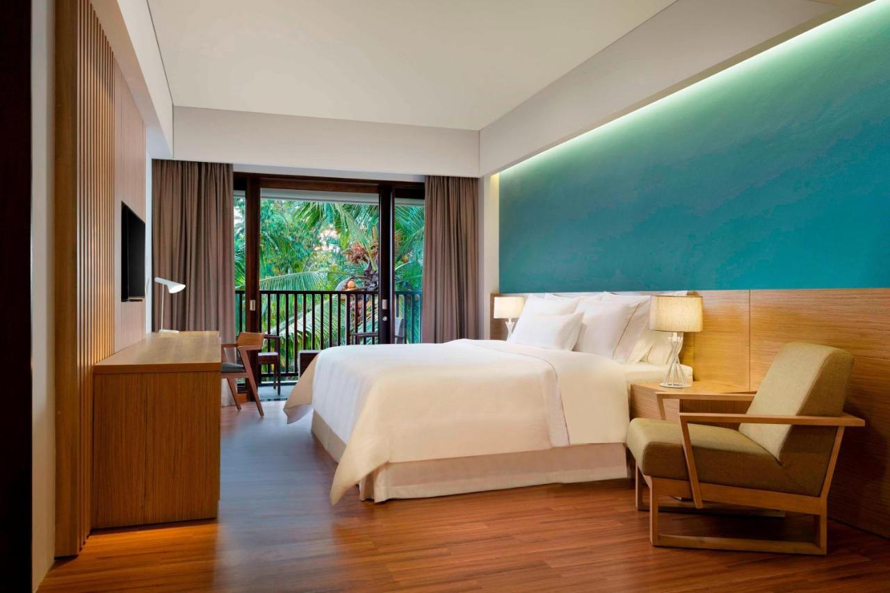 Deluxe Premier King Room Bathtub Garden View Balcony Mini Bar Daily Shuttle to Monkey Forest Daily Yoga Bike to borrow Family Activity 24 Hour access to Motion Fitness Center