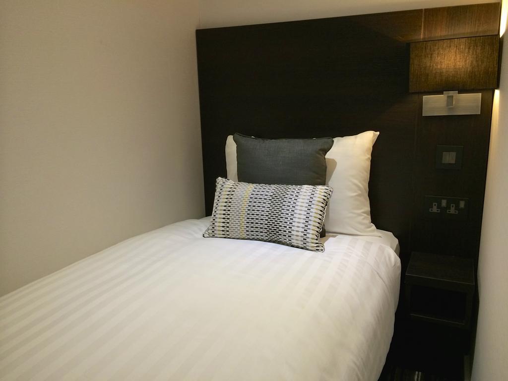Knusse Eenpersoonskamer met Eigen Badkamer