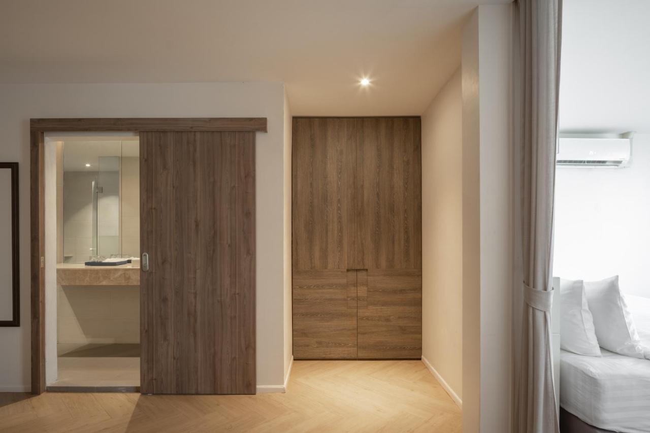 5 Bed Rooms