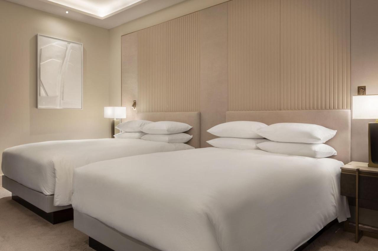 Deluxe Queen Room Two Queen Beds Courtyard View