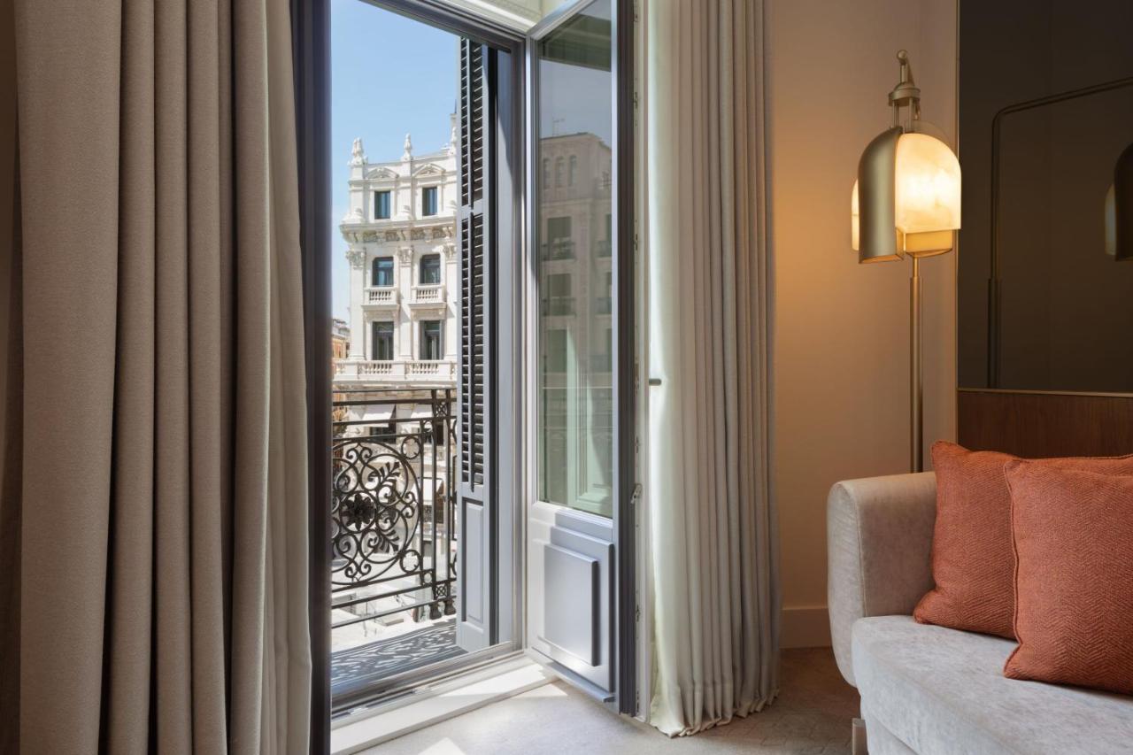 Premium Deluxe King Room Balcony City View