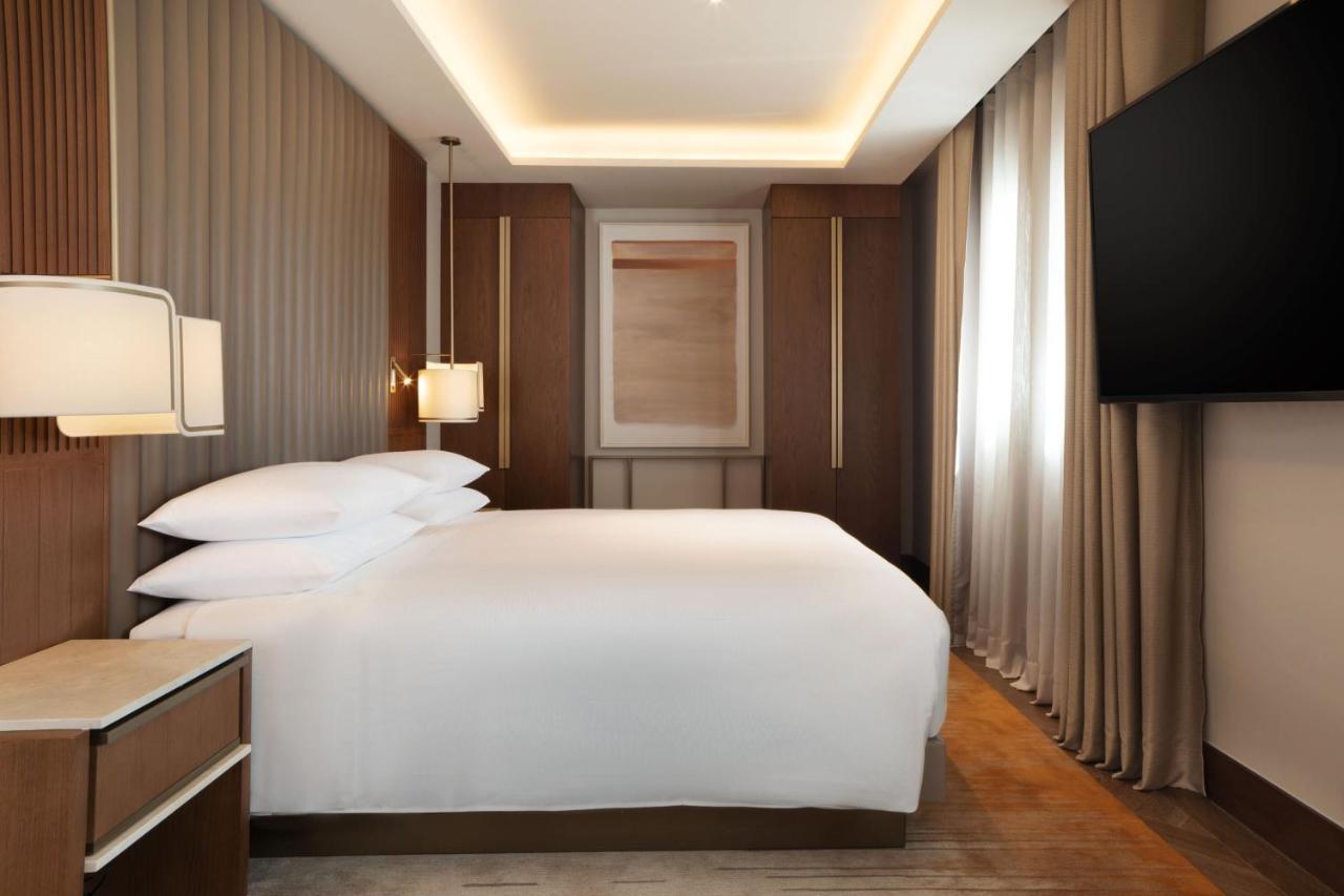 Junior King Suite Balcony Skyline View