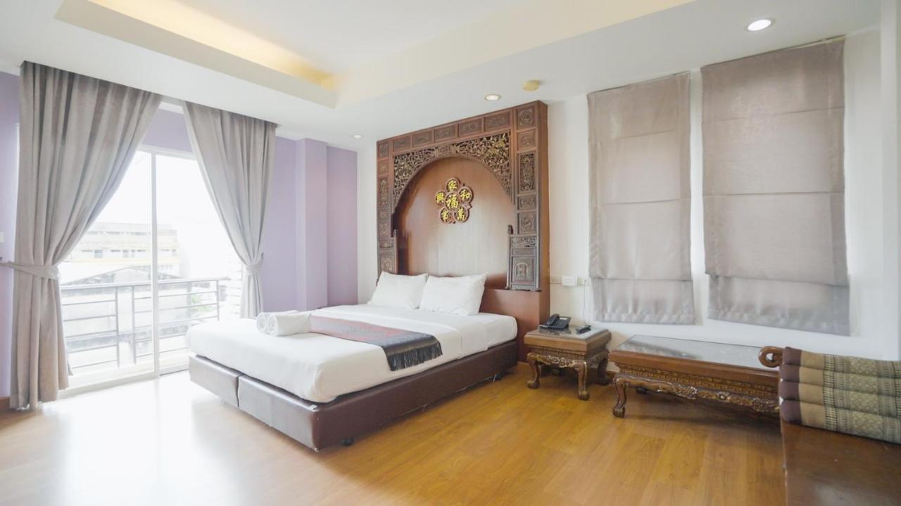 Exclusive King Bed Balcony Canal View