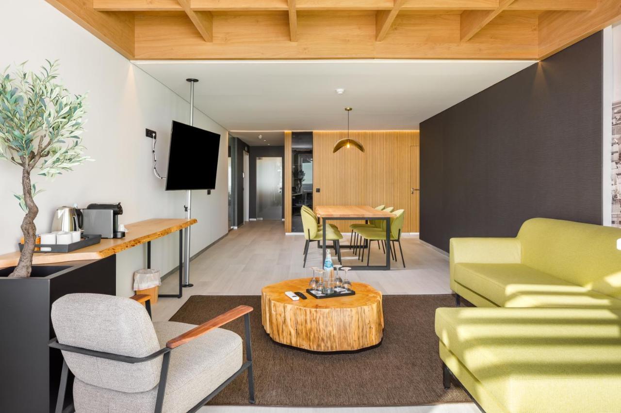 2 Bedroom Deluxe Suite