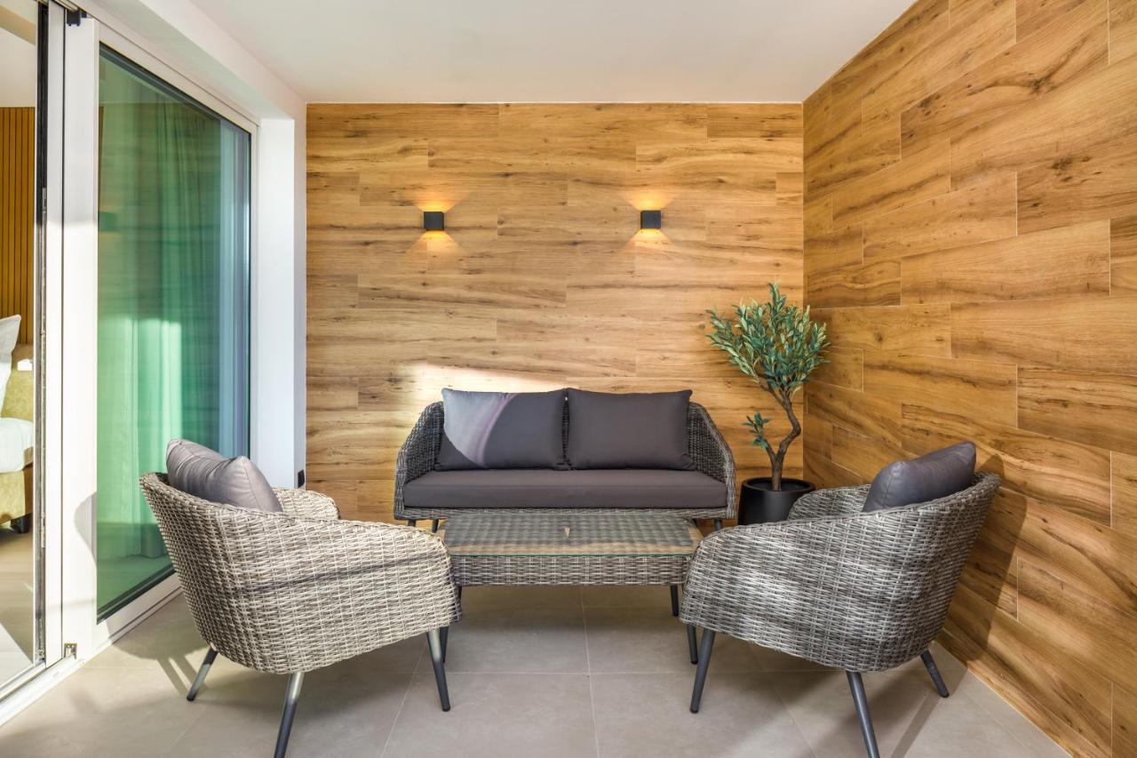 2 Bedroom Deluxe Suite