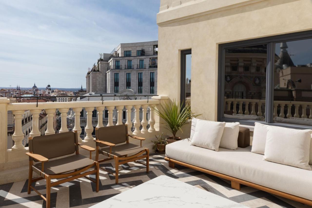 Junior King Suite Balcony Skyline View