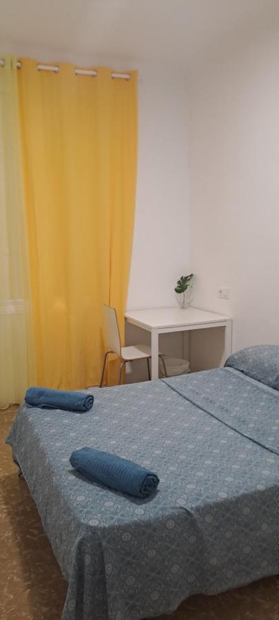 Standard Double Room with Shared Bathroom,1423903578:JPEG