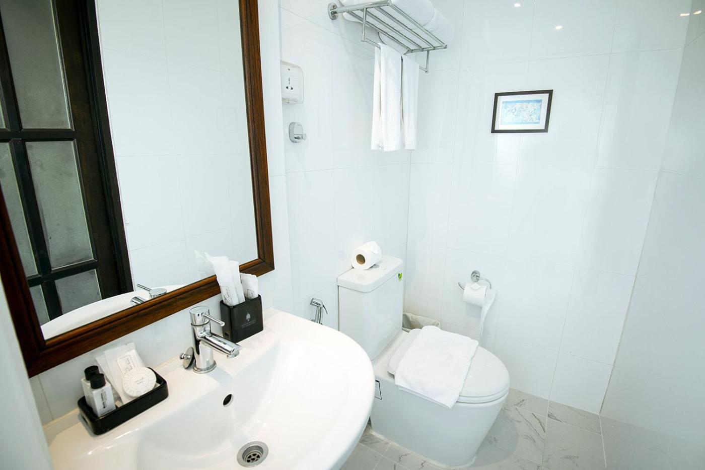 Riverfront Room