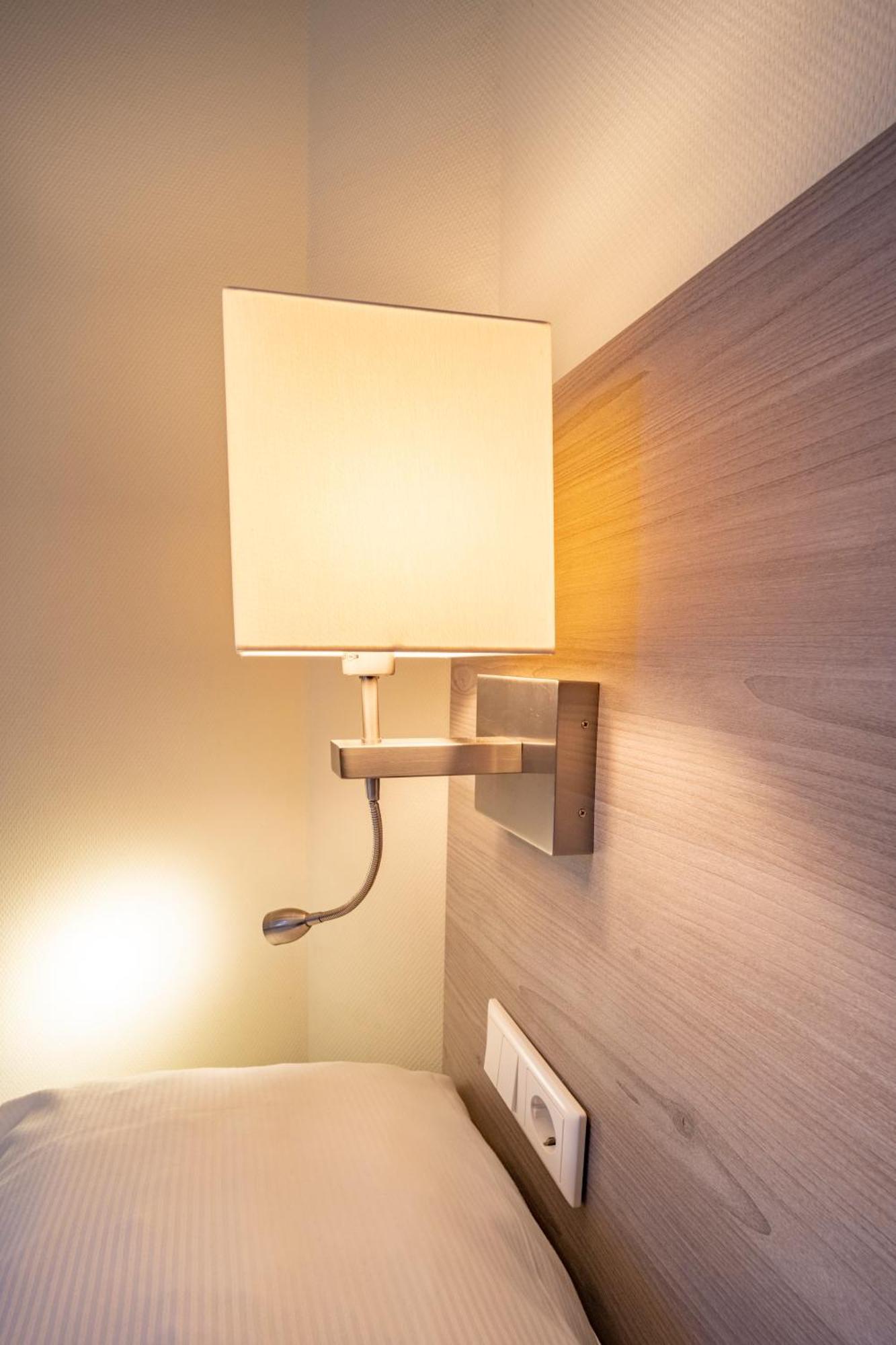 Small Double Comfort Room Shower