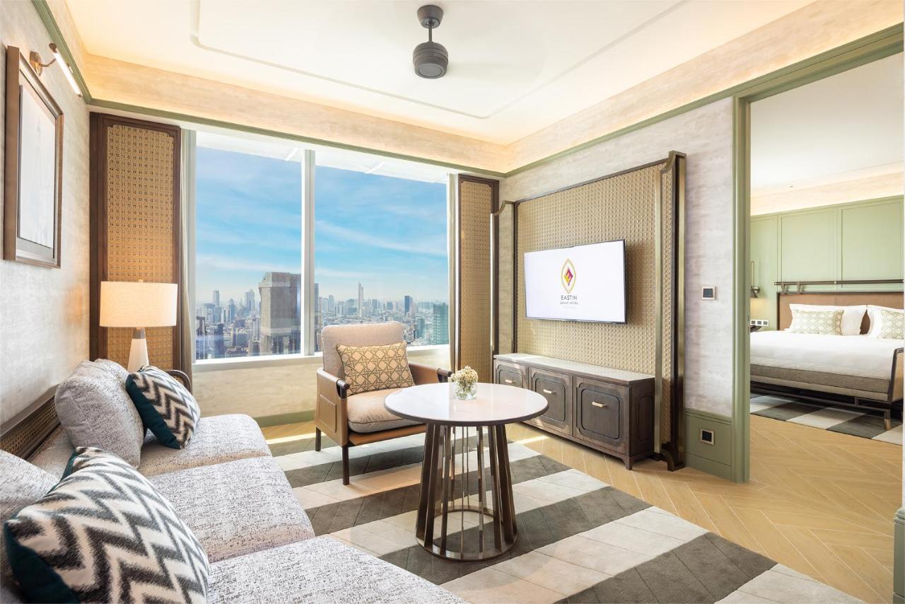Premium One Bedroom Suite Lounge Access