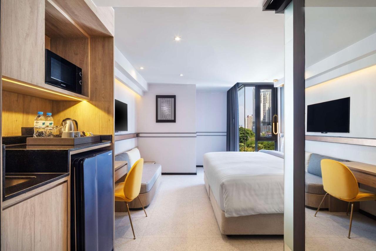 Superior Room 1 King Bed