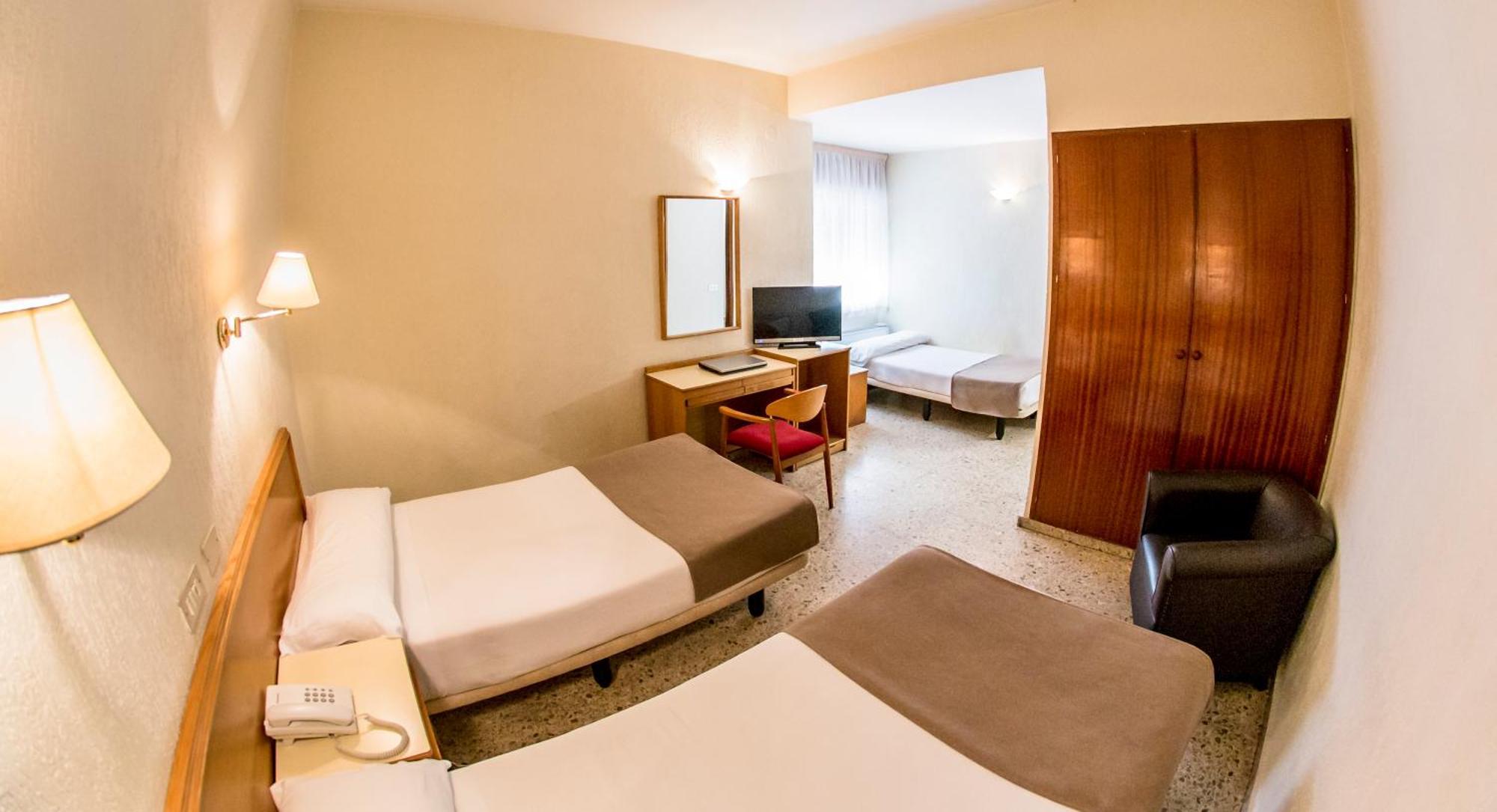 Triple Room