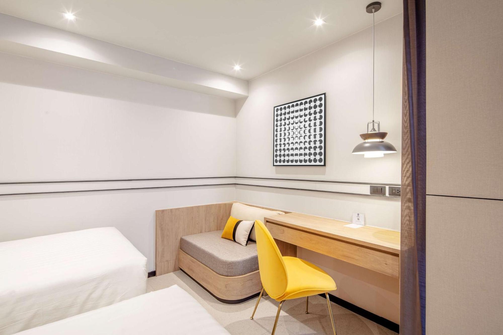 Family Room 4 Single Beds