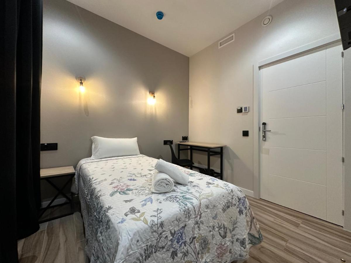 Single Room Private Bathroom