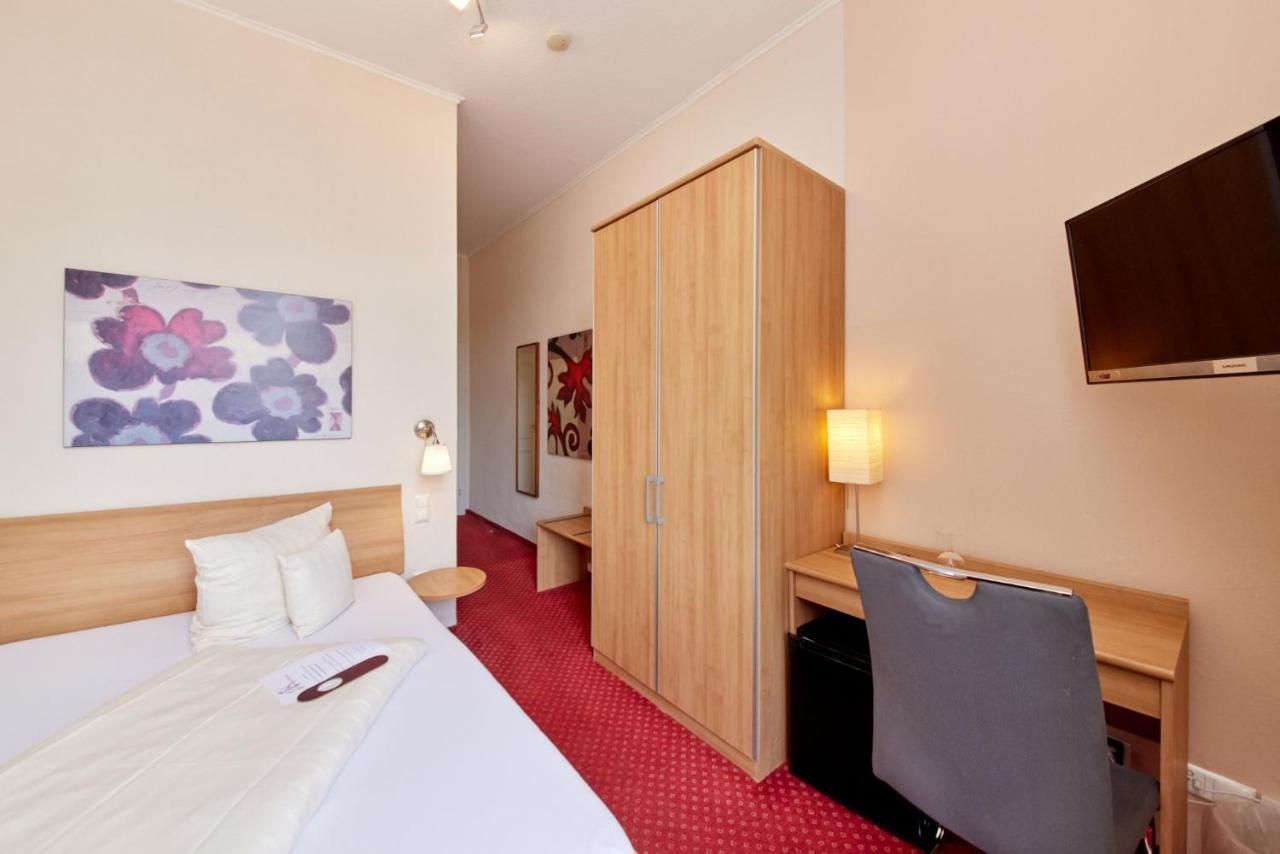 Standard Single Room,1498388350:JPEG