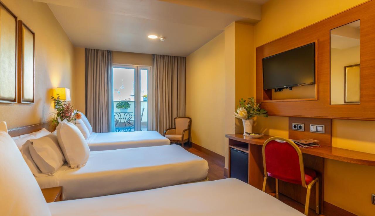 Triple Room Terrace