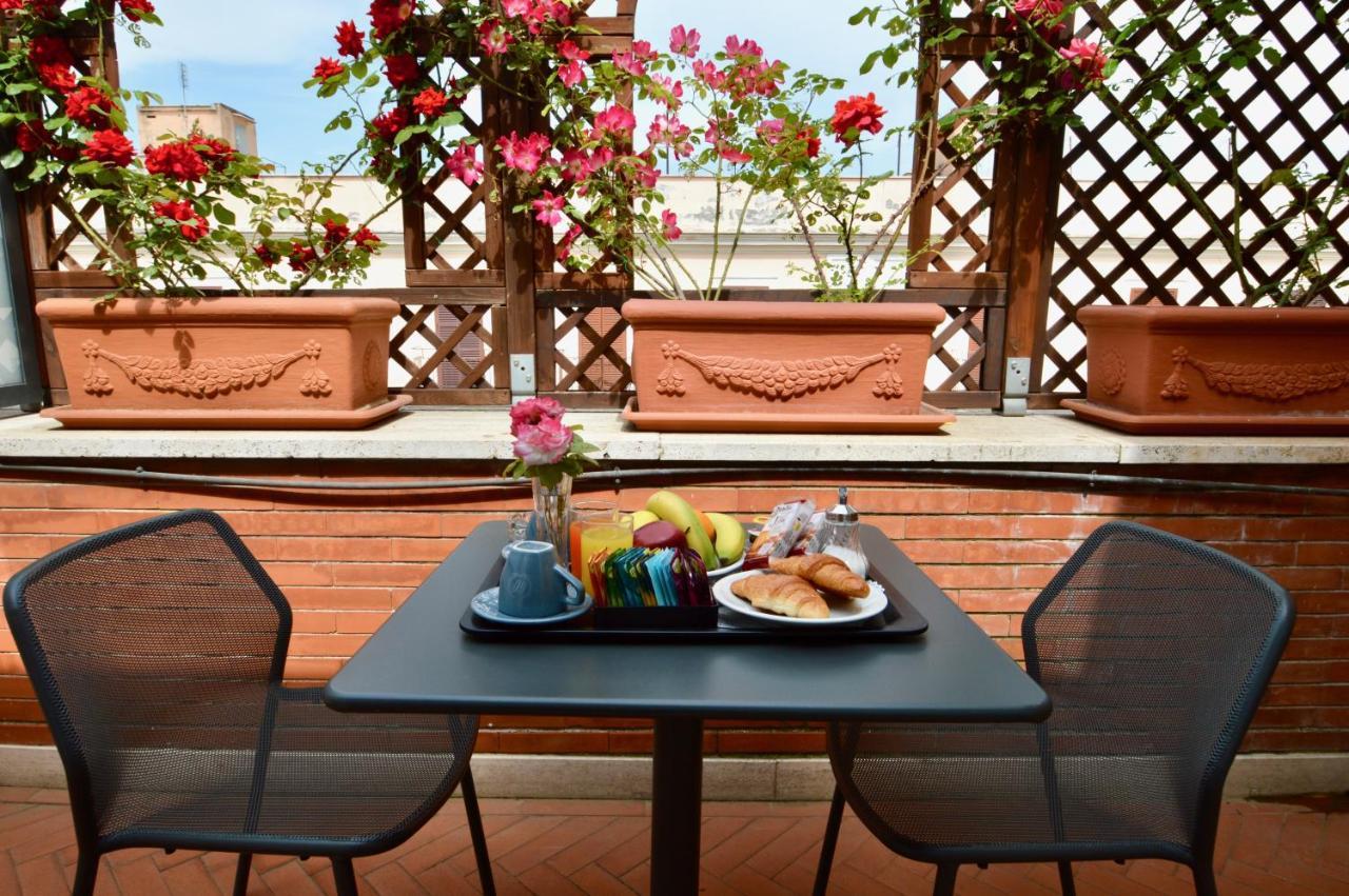 Tweepersoonskamer met Terras