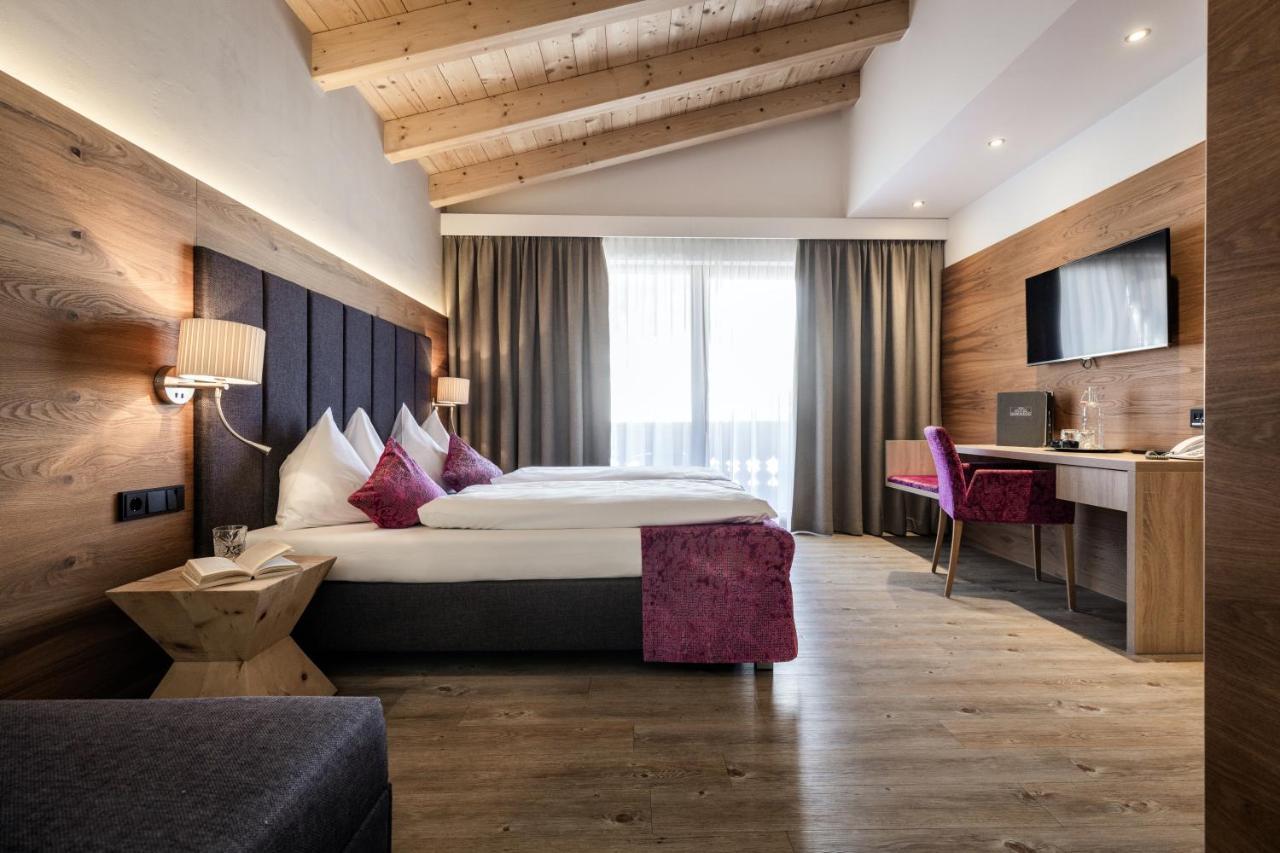 Superior Double or Twin Room Mountain View