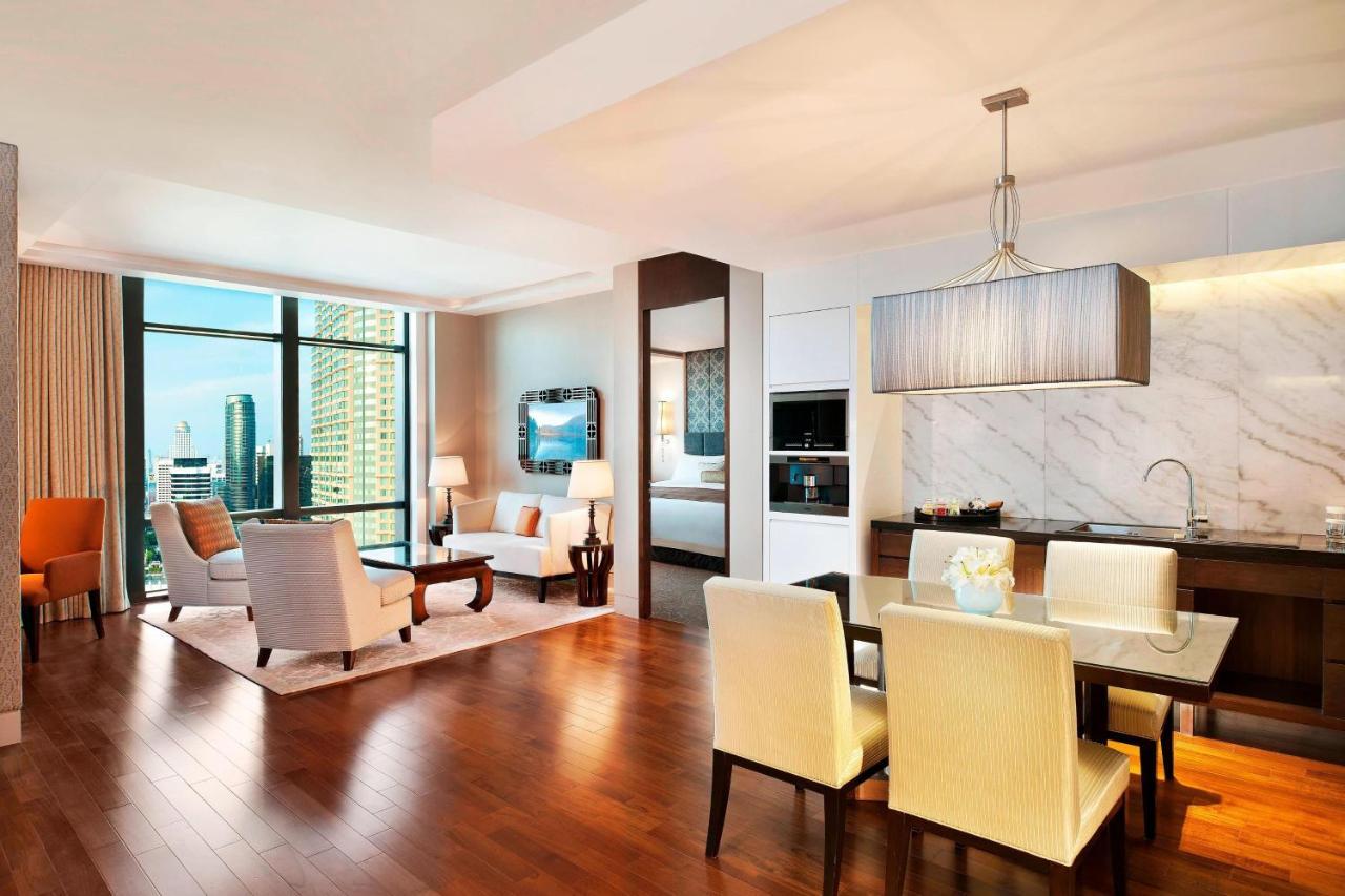 Family Two-Bedroom Suite Skyline View