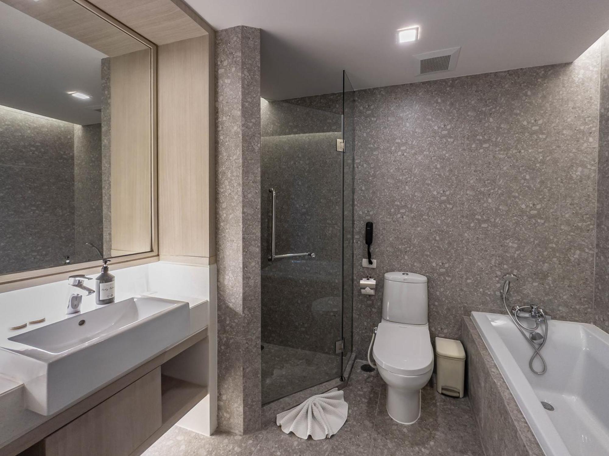 Two-Bedroom Suite Jacuzzi