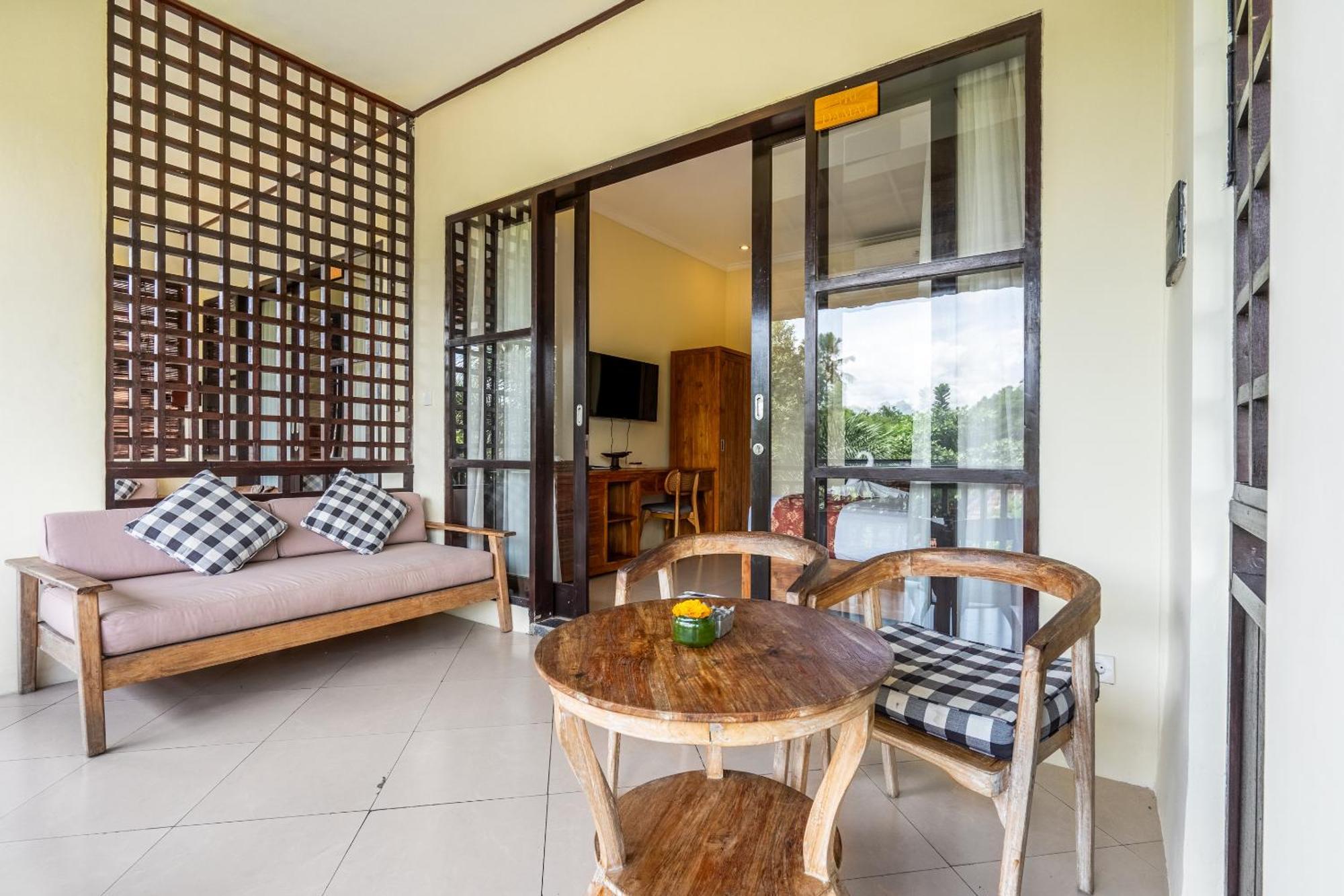Standard Double or Twin Room Balcony