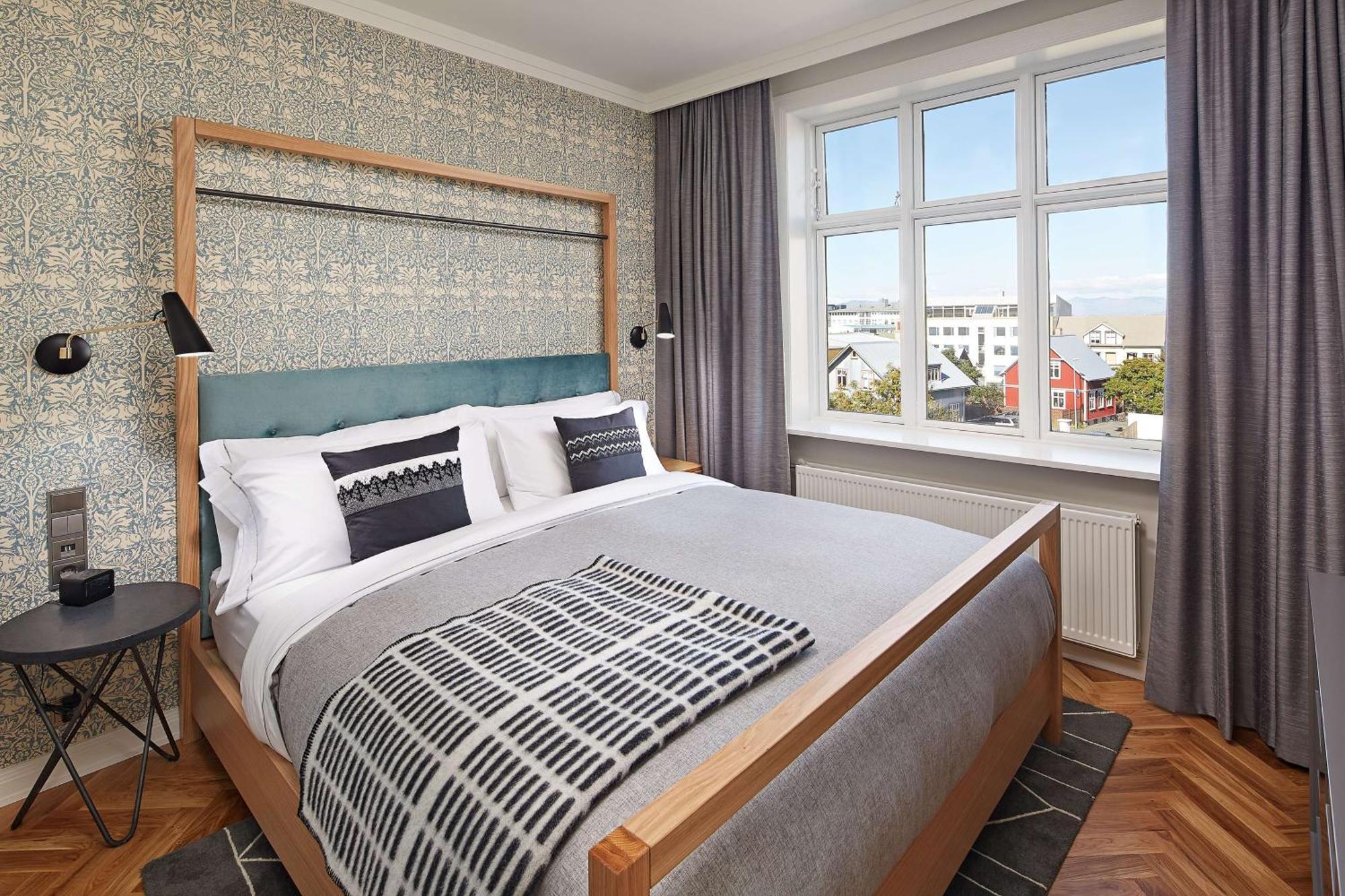 One-Bedroom King Suite