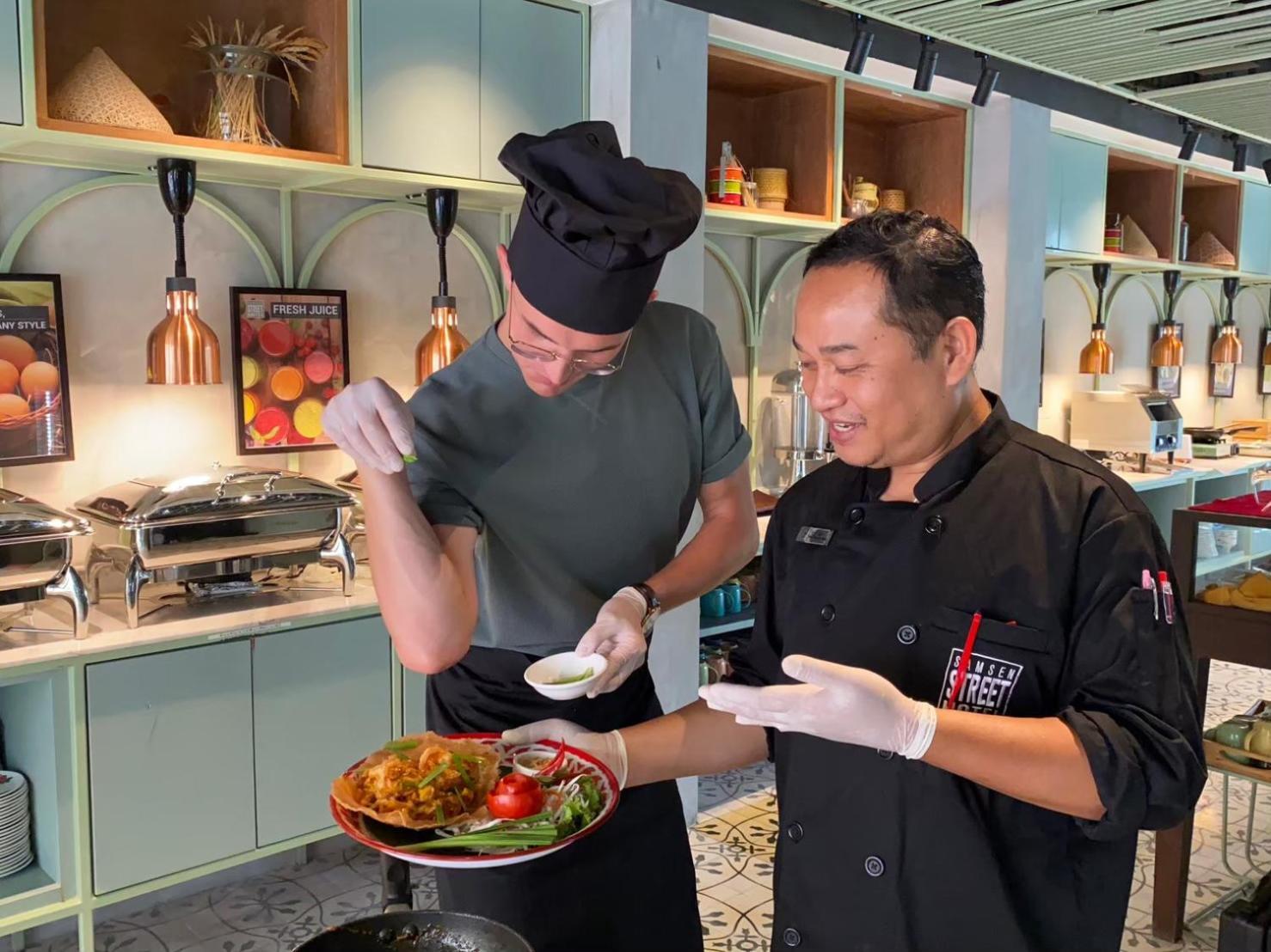 Deluxe Pool View Cooking Class